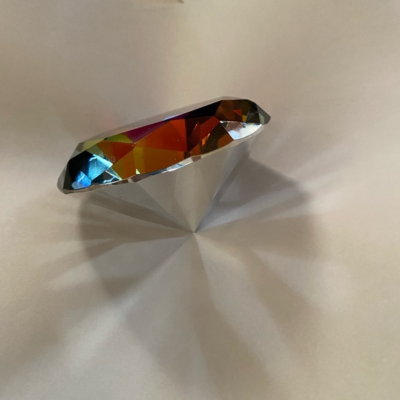 GLASS RAINBOW DIAMOND DECOR PIECE - Picture 3 of 3